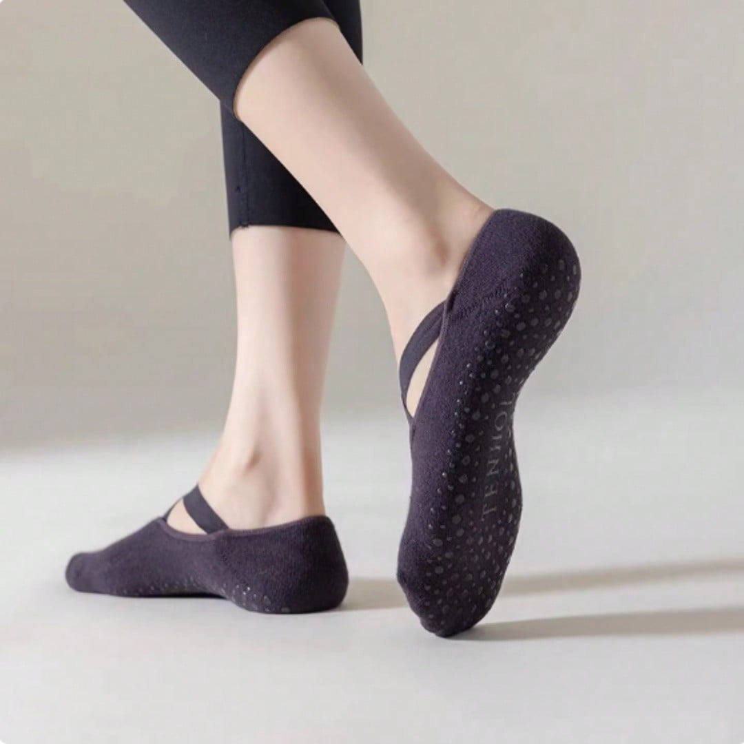 Anti-slip silicone sole yoga s - مراجعة Pilates Is Yoga وسعره
